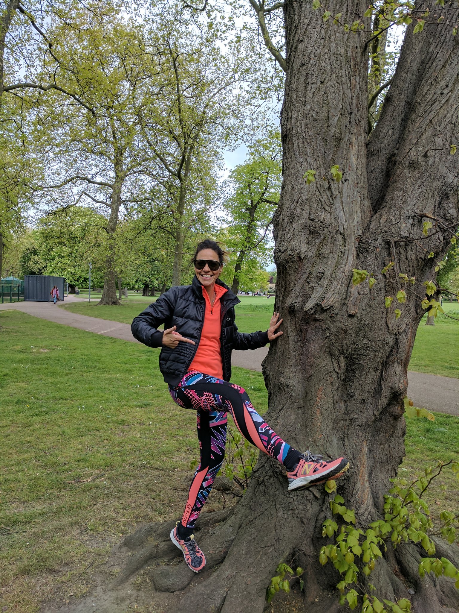 Julia Bradbury I HAVEN'T BOUGHT BLUE TICK💙 on X: For today's urban walk  I'm wearing @skinsgb performance leggings @ProtestSports top-all from  @altimuslondon team. My bad, wrong trainers https://t.co/5Llxo90a1I / X