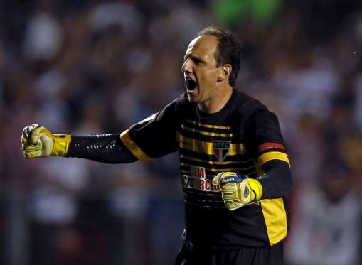 Estatisticaspfc's tweet image. GOLEIRO QUE MAIS MARCOU
Rogério Ceni O M1to,
Em toda sua carreira de 600 partidas, Ceni marcou mais de 130 gols.