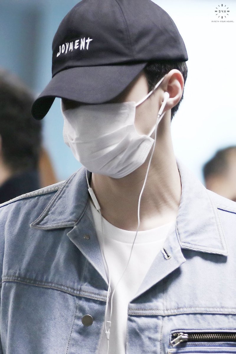 _SENESS's tweet photo. ซอกคอโคตรดีเลย ขอหอมทีนึงสิ https://t.co/cEH1RyuTXN