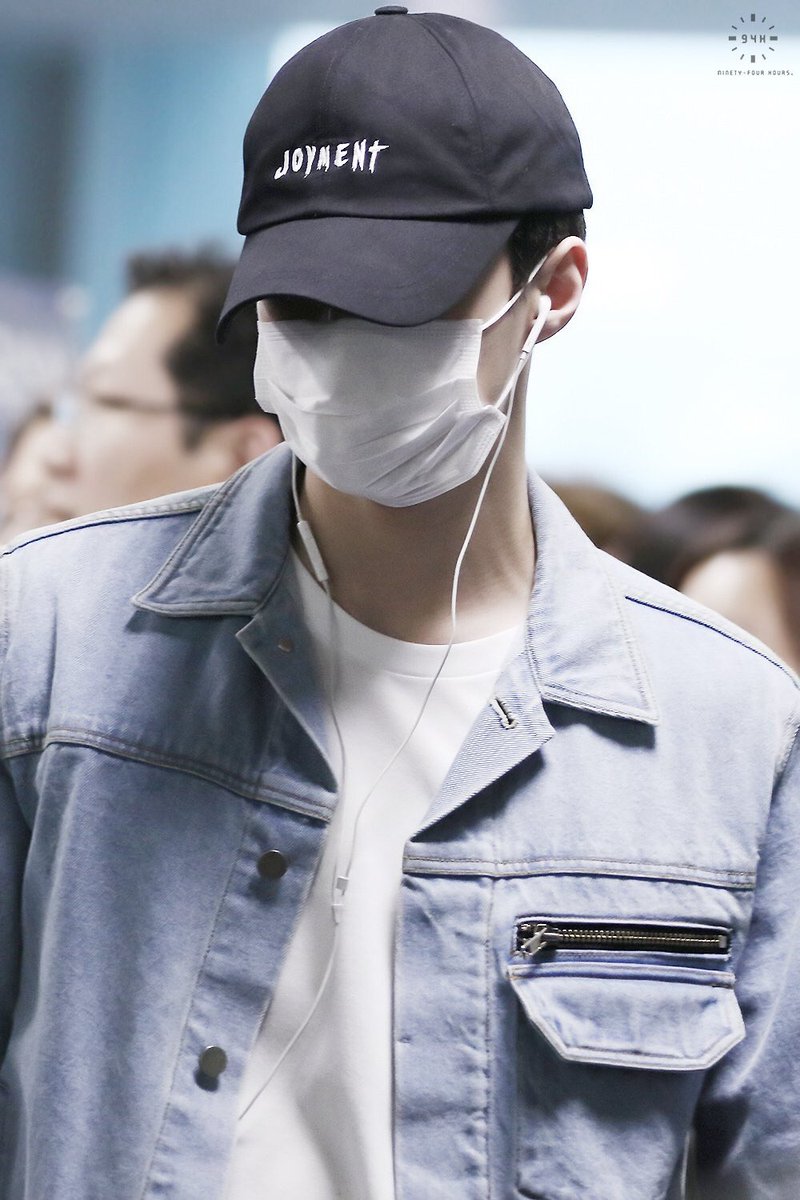 _SENESS's tweet photo. ซอกคอโคตรดีเลย ขอหอมทีนึงสิ https://t.co/cEH1RyuTXN