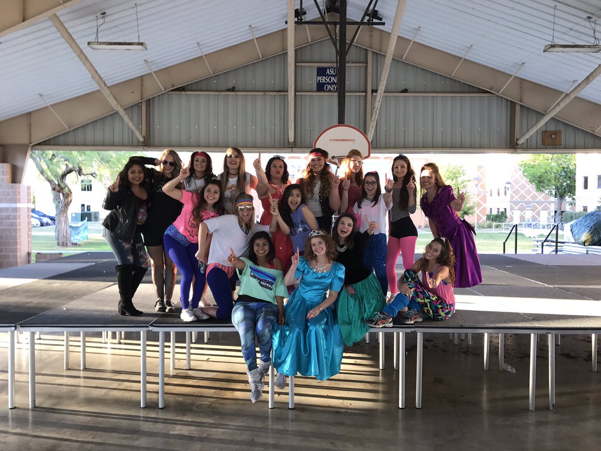 ClaireTschudi's tweet photo. I had the time of my liiiiife, and I owe it all to youuu! 💃🏻
#GreekSing2017 #greekweek17 #sigmakappa @sigmakappaASUzk https://t.co/pqKdrN1XNC