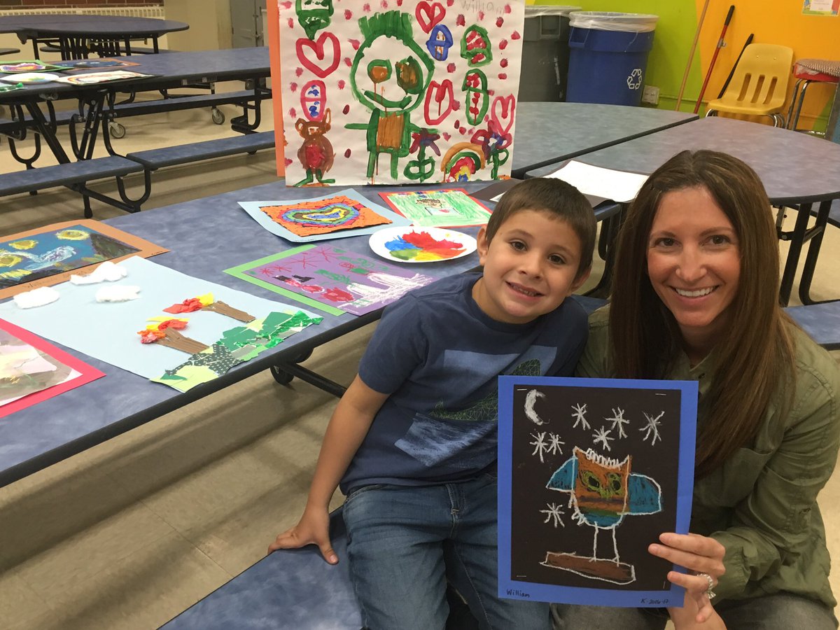 WOSnews's tweet image. WOS artists in #mrssheehyWOS&apos; class proudly exhibit and discuss their artwork during this morning&apos;s art show.