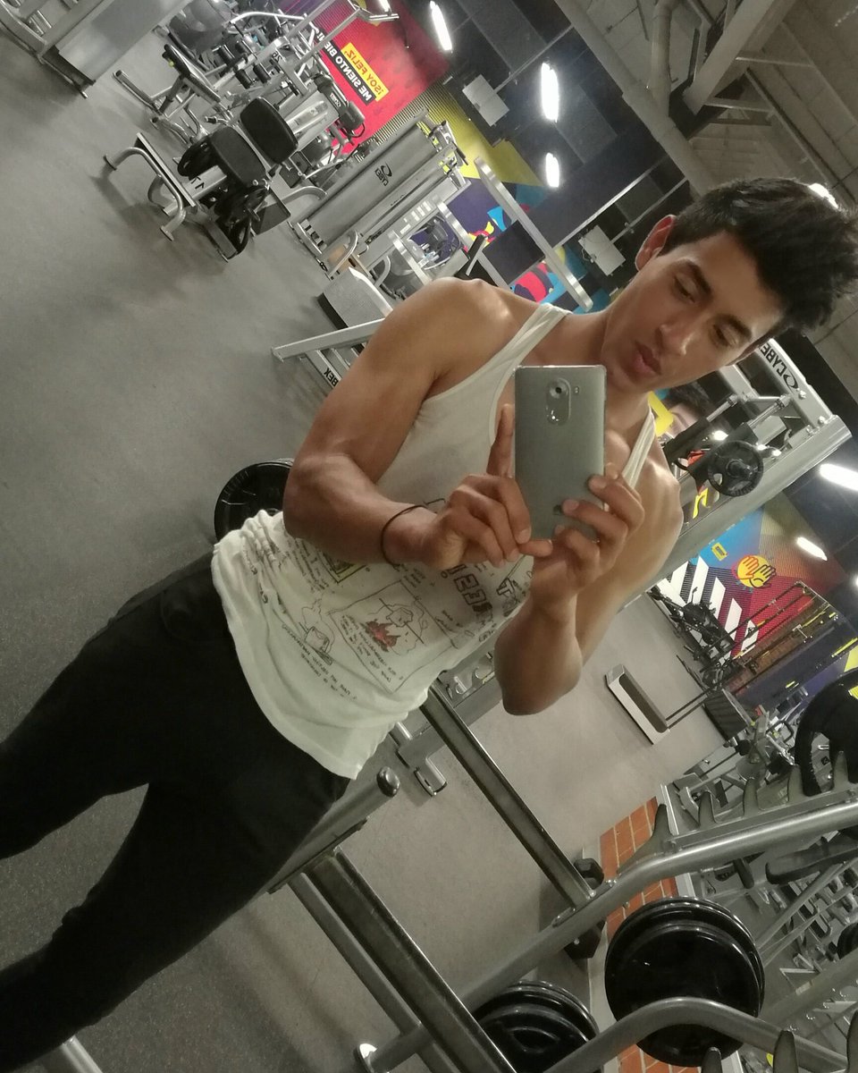 LeoStivenn's tweet photo. #Gym https://t.co/mGhR3Oru5Z