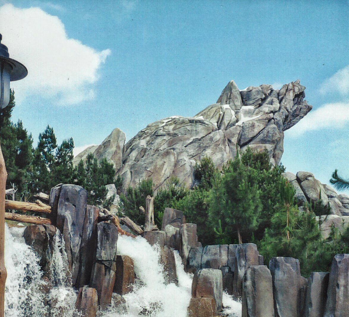 westcot667's tweet photo. #tbt to DCA 1.5, where we see the sun fountain, which I miss, a tower over a farmers market, &amp; a not so overgrown bear. #ThrowbackThursday https://t.co/udFr1igGNN