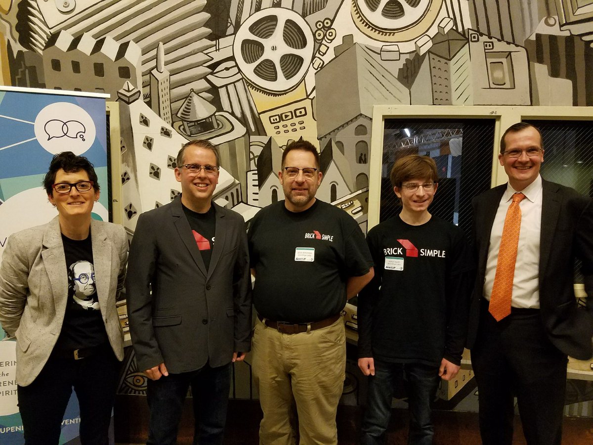 jesseberdinka's tweet photo. 233 down to 5 and then one of two winners! Congrats @marionleary @detansinn #pciventures #AppItUP #VRARA https://t.co/L8Zp0jFQbL
