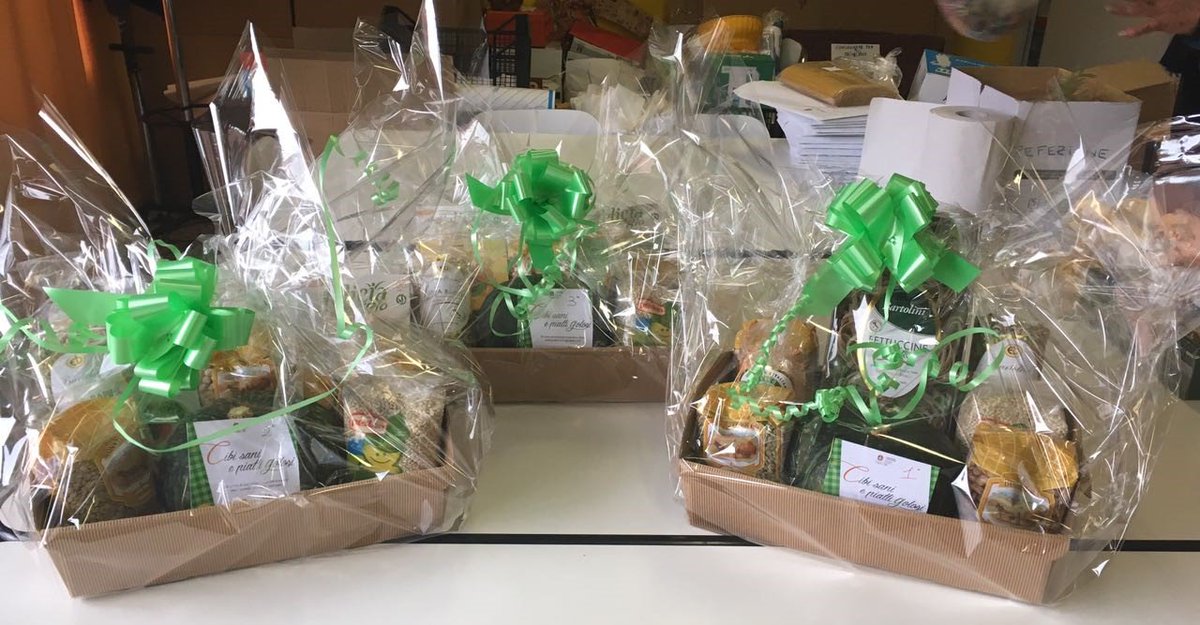 #food🍴Cibi sani, piatti golosi: tutto pronto per la sfida finale. Si comincia alle 17.30 in via Fiume. In finale 6👩‍🍳 In giuria anche👧👦