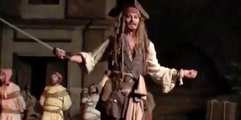 YodAleph's tweet photo. VIDEO: Johnny Depp surprises @Disneyland guests as Jack Sparrow inside Pirates of... https://t.co/b9ZYq8OxIC by #Will_1981 via @c0nvey https://t.co/ewkyxYzSjW