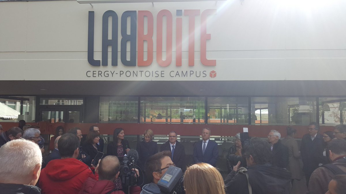univ_parisseine's tweet photo. Inauguration de @LabBoite. Première visite et découverte du lieu. https://t.co/39yAOx3nf3