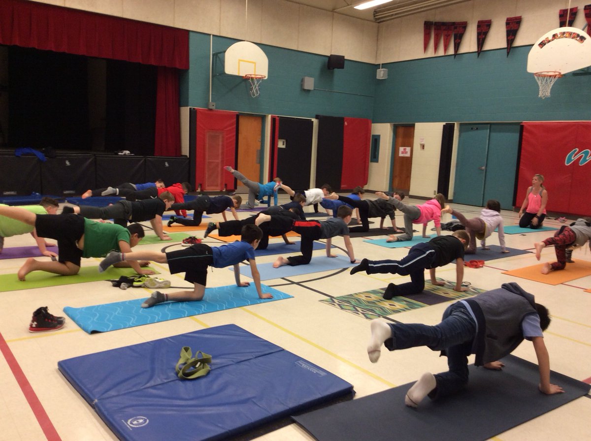 Mrs_Morra's tweet photo. Learning to love ourselves, each other and the earth through compassionate #yoga #meditation #pvnclearns @MLCBlazers https://t.co/o9ojqTvxZ4