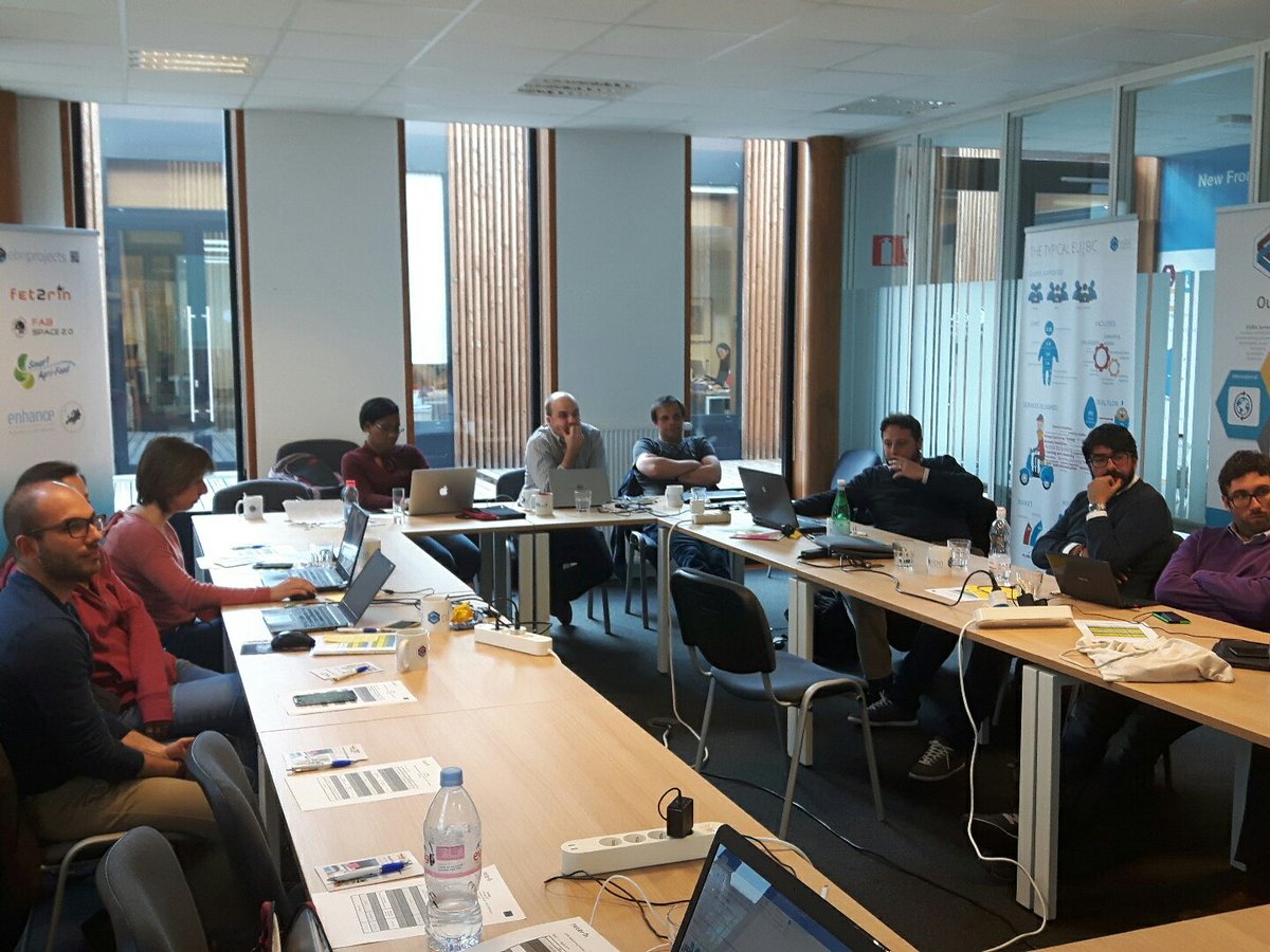 Fet2Rin's tweet photo. Closing the day with the #crowdfunding pitching campaign trials! Well done @fet_eu teams! @FETFlagships https://t.co/LdIOYb47Ml