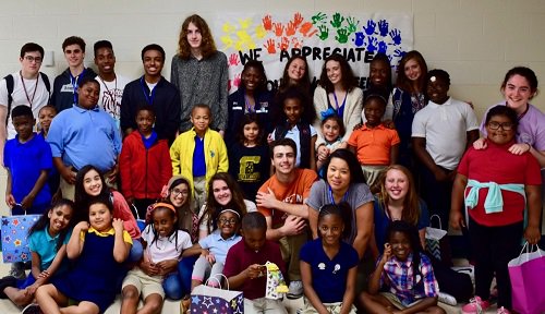 Bigs &amp; Littles from <a href="/USN_PDS/">University School of Nashville</a> &amp; @CLEMcougars celebrating a year of hard work &amp; fun with <a href="/BigBroBigSisMT/">Big Brothers Big Sisters of Middle Tennessee</a> in the Reading Clinic! #mentorsmatter