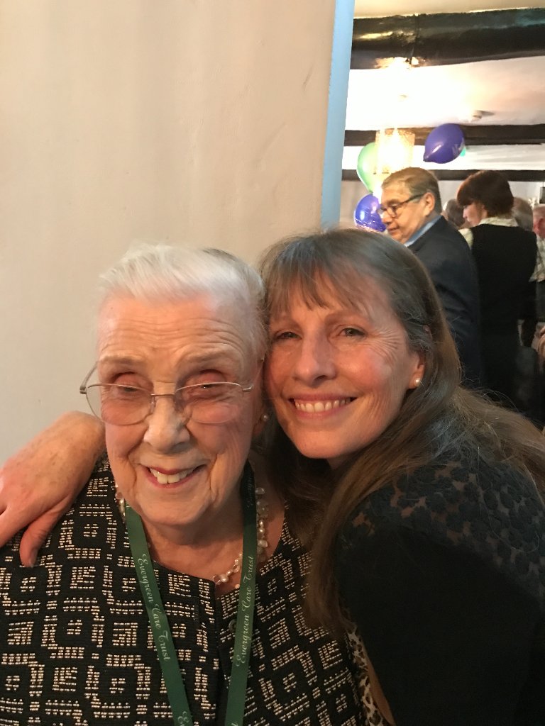 A huge thanks to everyone who supported our <a href="/EvergreenCareHQ/">Evergreen Care Trust 🌈</a> event last night and raised £300 for the charity <a href="/EmmaPerks22/">Emma Holttum</a> @rutland_radio