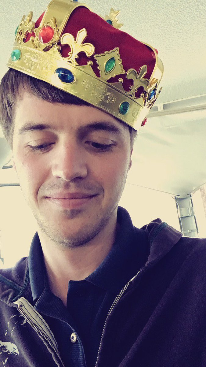 bweiss14's tweet image. Listens to Big Poppa once