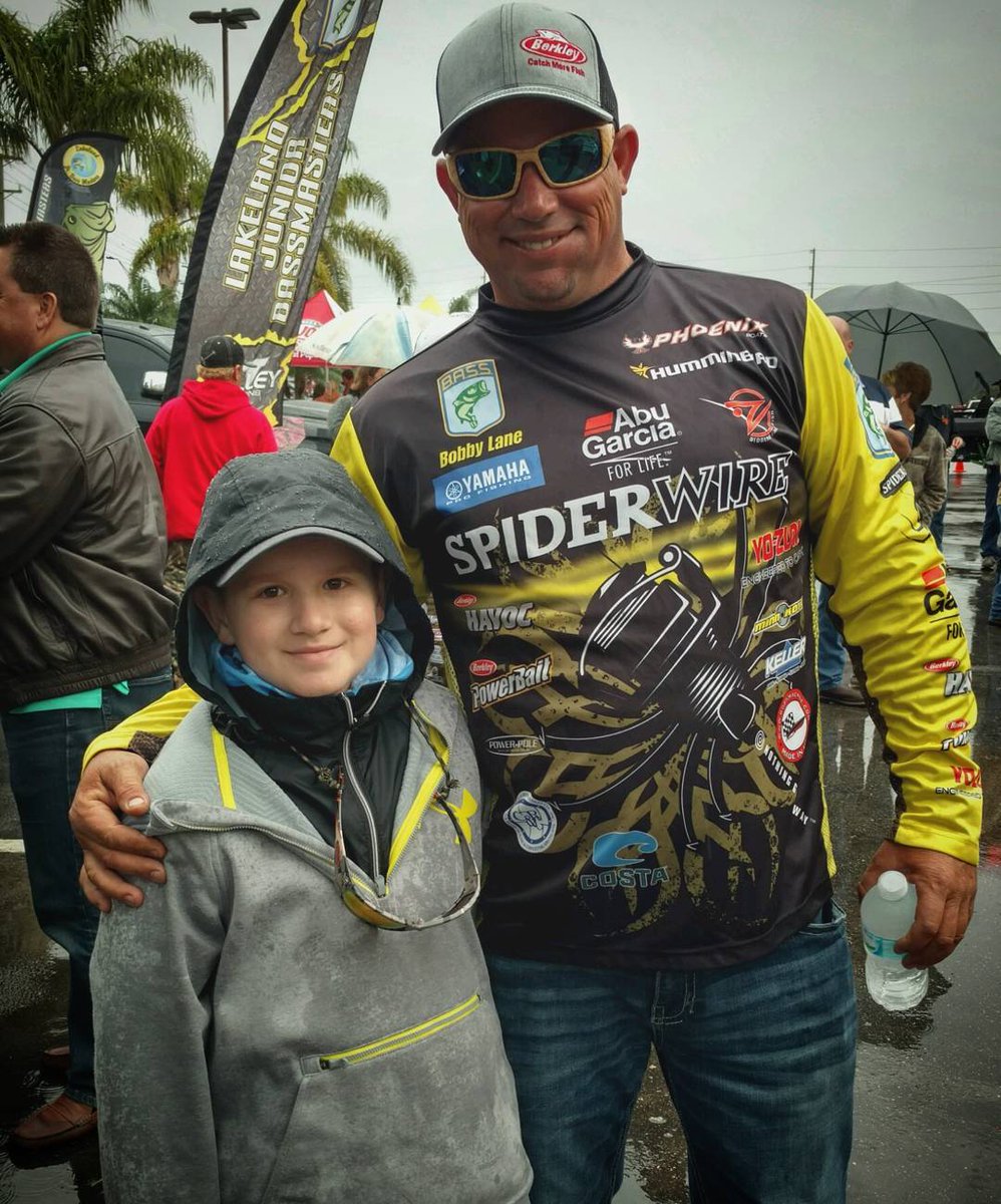 cole24299's tweet image. #ProOfTheWeek @BobbybassLane  #throwback to my tournament on Lake Parker when I first met this wonderful guy! Good luck at Ross Barnett.