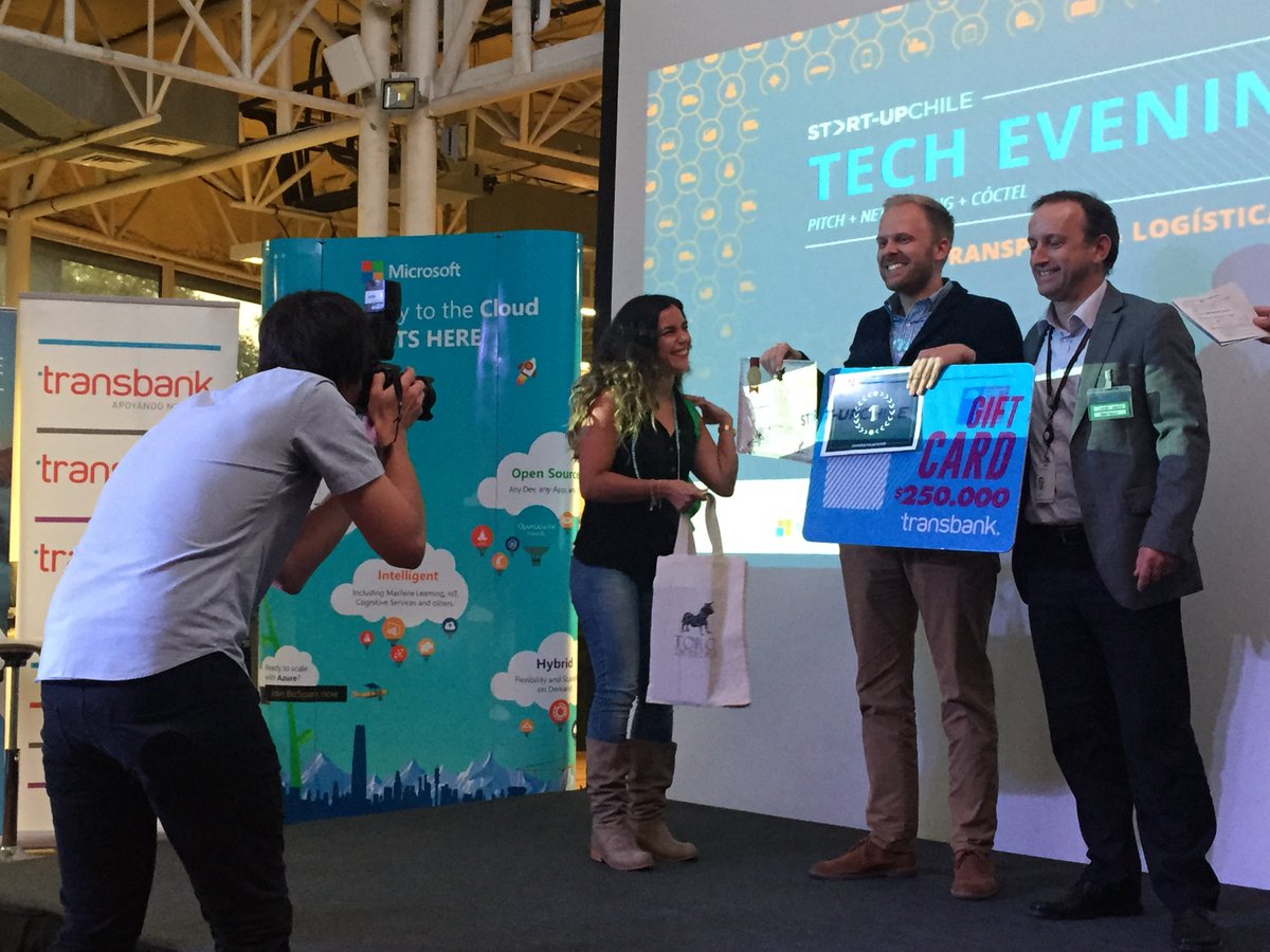 Claudio Zegers, Sub gerente de Logística de @TRANSBANK entrega el 1er lugar a nuestro cliente WEBPAY <a href="/recorridoCL/">recorrido</a>