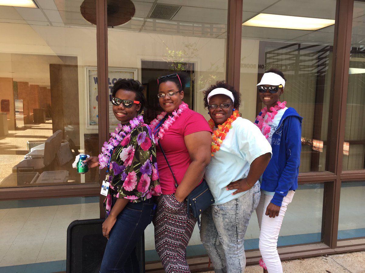 CopiahLincolnCC's tweet photo. Luau πΊπ #SpringFling17 #ThePlaceToBe https://t.co/R3qOfWSmVI