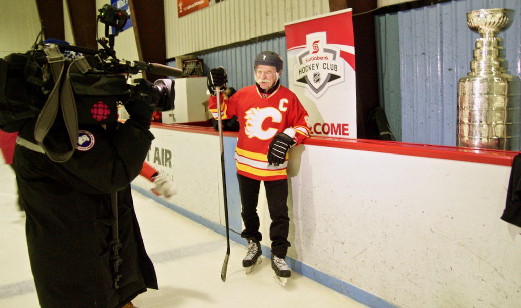 FrankReardon1's tweet image. @vince_robinet from @CBCNorth getting ready to Interview the 1 and only #LannyMacDonald at @ProjectNorthCDN gathering in #Iqaluit #Nunavut