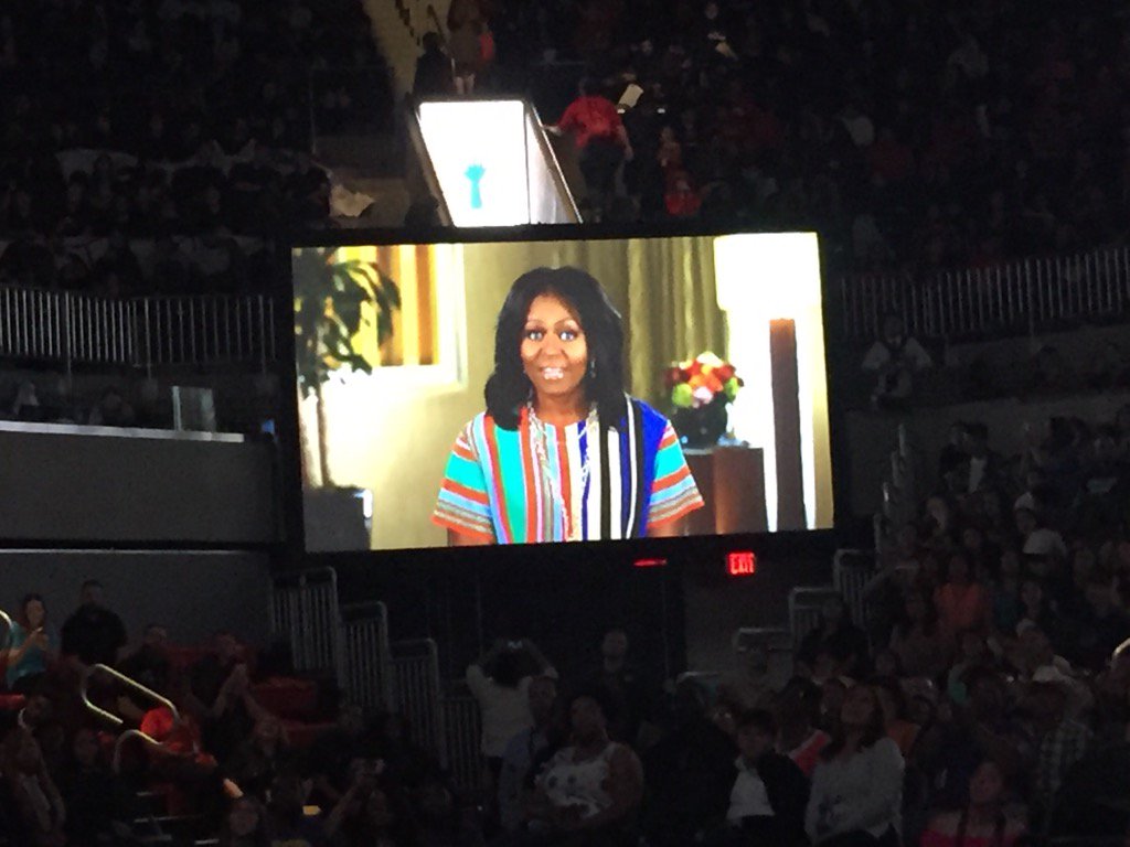 UpliftYasmin's tweet photo. Former First Lady Michelle Obama celebrates Uplift seniors #upliftcsd #collegesigningday https://t.co/NZ9meda9pz