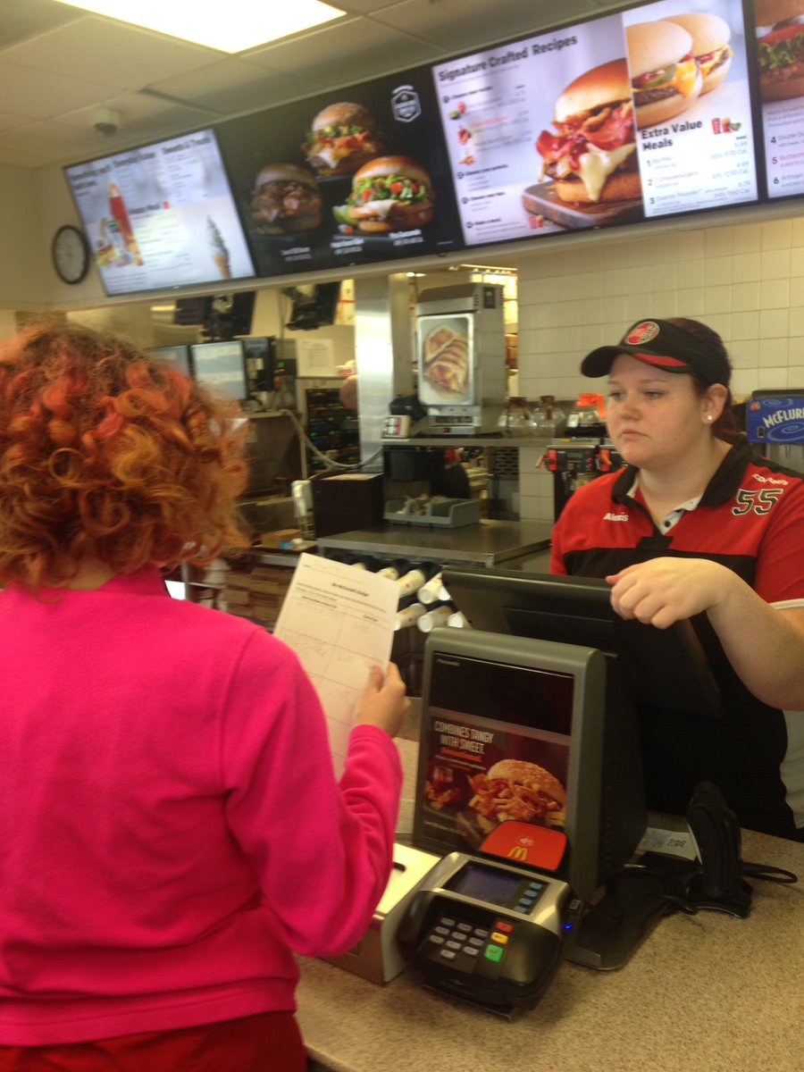 csawicki2's tweet image. Ordering &amp;amp; paying 4 our own lunches @McDonald&apos;s aftr planning out a meal budget in Mr. Hobbs&apos; class! @LCMSPrincipal #theLCMSride #lifeskills