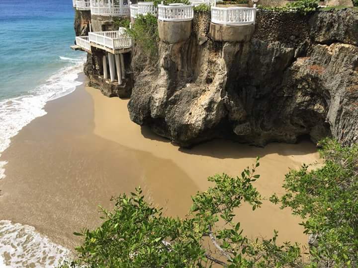 JeanSuriel's tweet photo. Hace dos días, esta playa emergió en Sosúa, Puerto Plata, frente al hotel La Puntilla. Ya ha ocurrido en el pasado lo mismo.
@JuanPeraltaS24 https://t.co/bz8I78Eh1r