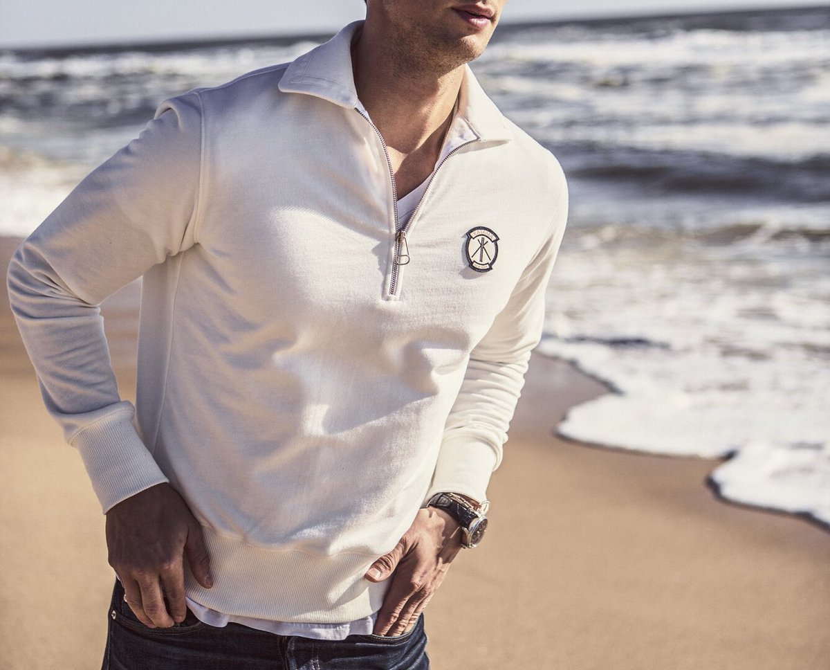 We've got a full obsession with our half-zips. Shop the ROBERT, the four-season staple, at KATAMASwim.com.
#KATAMA #katamalife