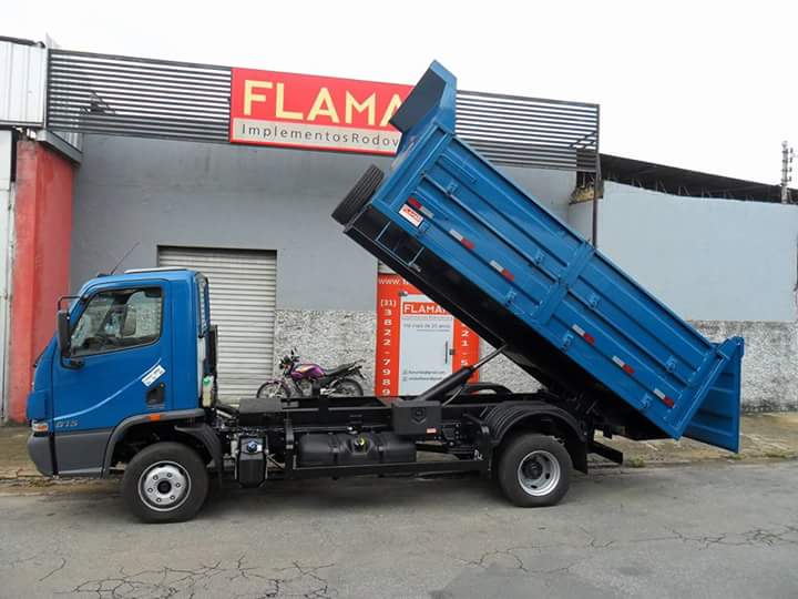 FlamarLtda's tweet photo. Caçamba sob medida. #flamar #produtorcafe #cafeespecial #sotreq #sotreqcat #volvo #volvotruk #sotreq https://t.co/t0TdwMmZT3