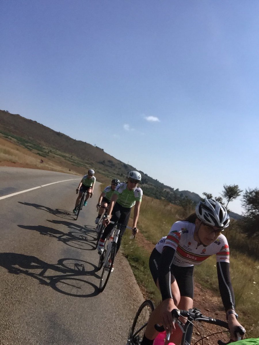 Over the Top of #Hekpoort Climb, smelling #Coffee #cappucino <a href="/BidonBistro/">Bidon Bistro</a> here we come. #SuperStrong <a href="/Club100_SA/">Club100</a> <a href="/CustomzdCycling/">Customized Cycling</a> @DiDataMEA