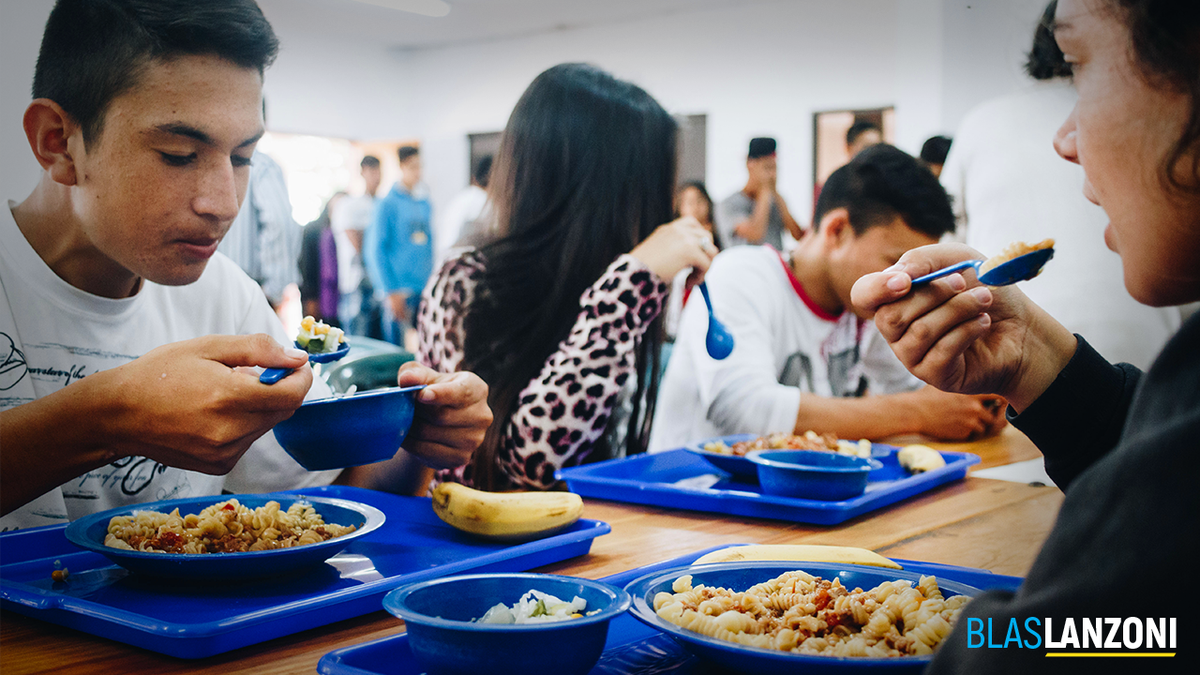 #AlmuerzoEscolar para estudiantes del Centro Educativo Departamental de Villeta. Mejor rendimiento escolar #EducaciónDeCalidad #EnDesarrollo