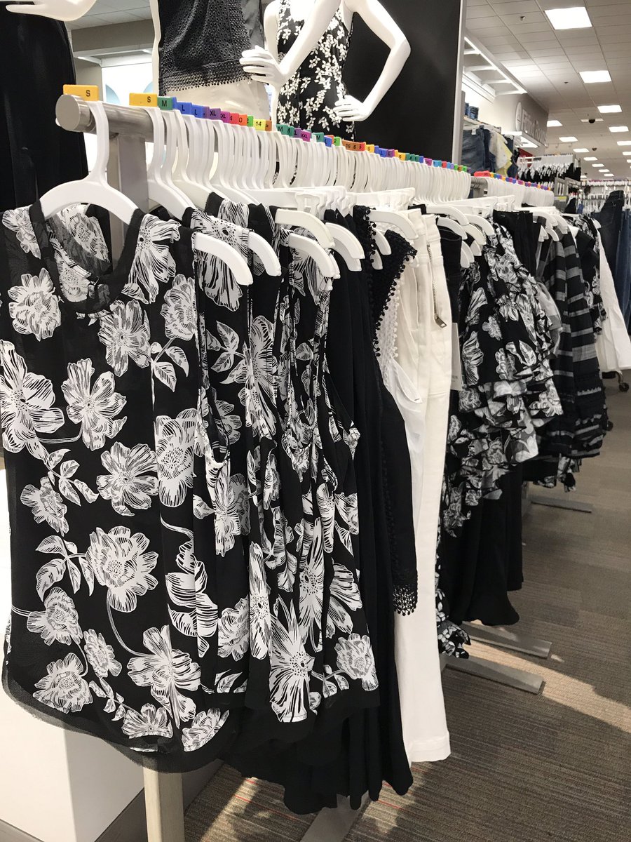 _DanielleAlessi's tweet photo. A little black &amp; white makeover in WWW and Moss. Black today😎 #1108 #11ohgreat #TargetStyle https://t.co/TBxbdXc85A