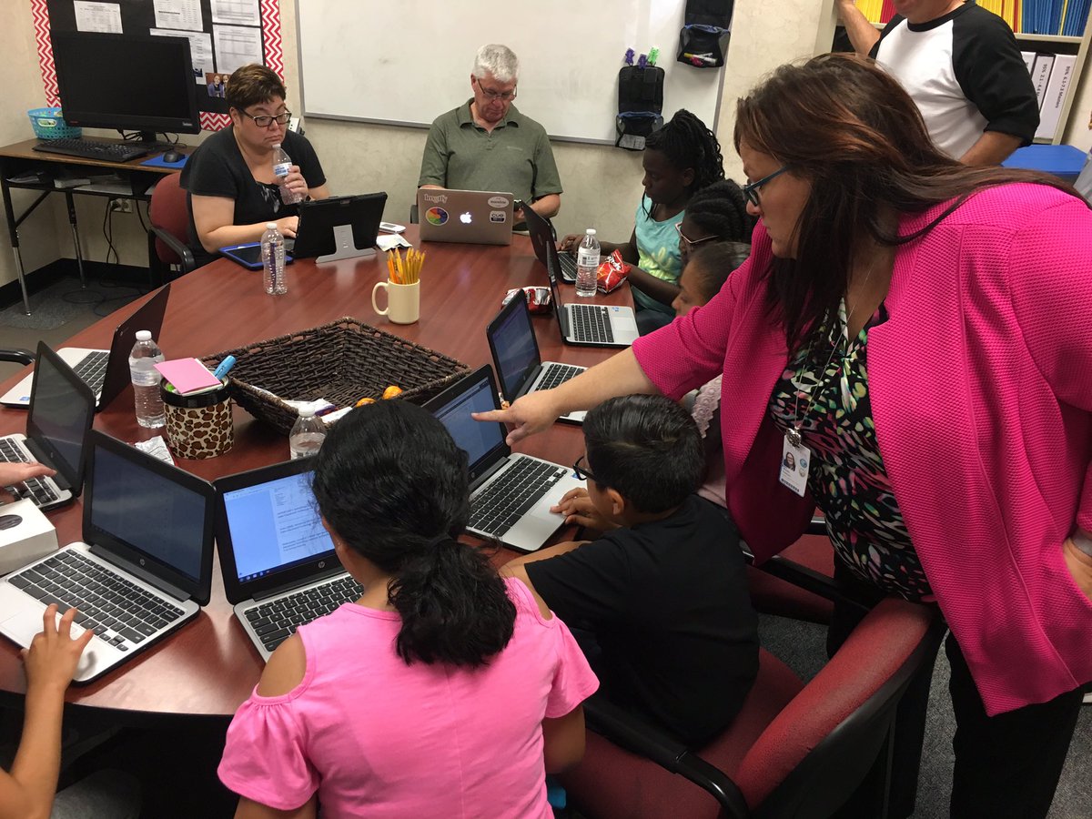 Asking kids what they love about tech and what they would want to learn anything anywhere! I love our #JETReview with @CUElearns and @CETPA!