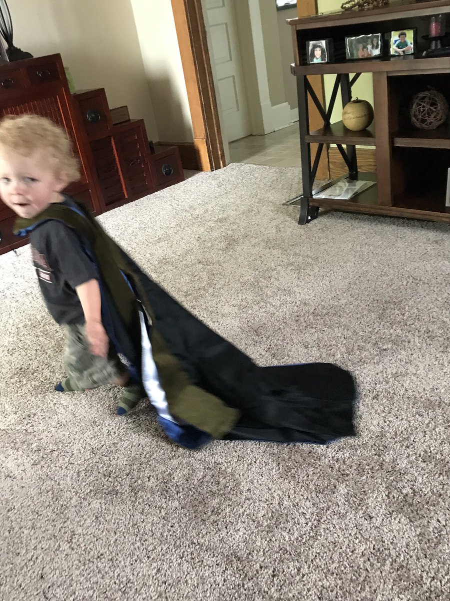 jascoatie's tweet photo. Doctoral hood or baby cape?? We may never know. 🎓 https://t.co/gVBB4Fg0hU