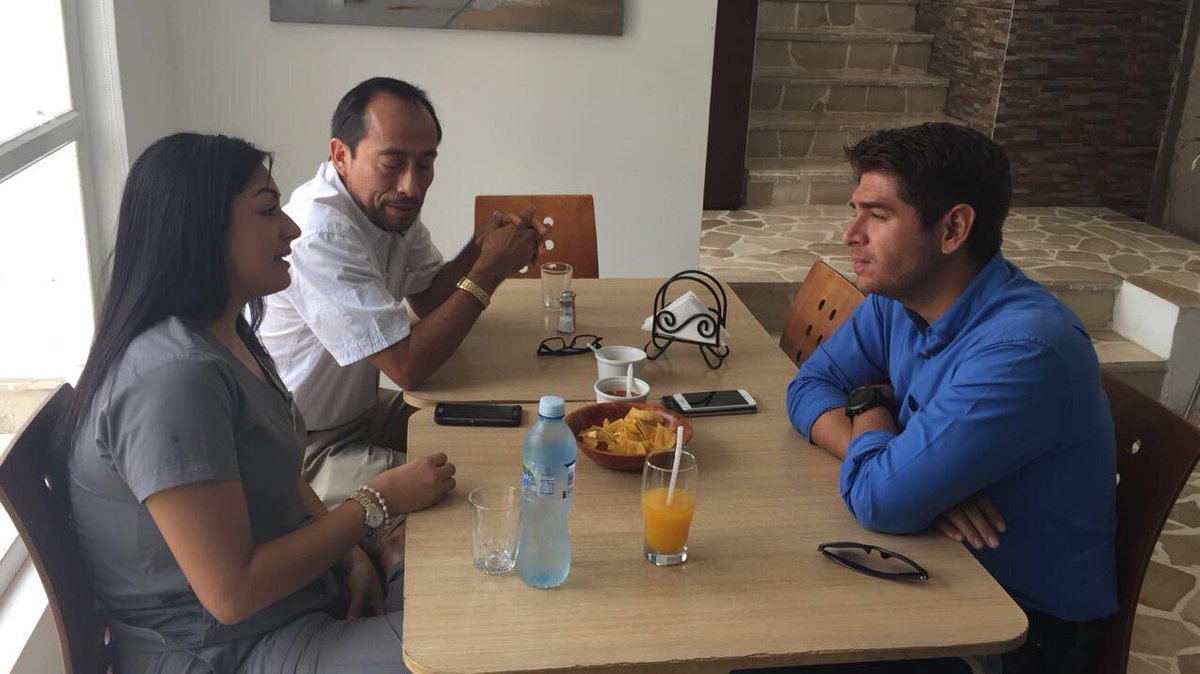 MarianoEsManabi's tweet photo. Intercambio de ideas con la Dra. Diana Macias Cedeño y el Dr. Carlos Almeida Cruz para tratar temas concernientes sobre la salud pública. https://t.co/wUlxRjXTBS