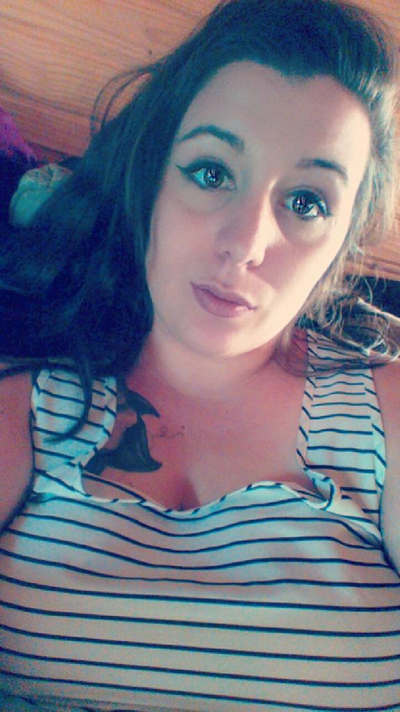 My best feature is my addiction to <a href="/Influenster/">Influenster</a>  #2017 #InspirationDrops @InfluensterVox <a href="/LIFEWTR/">LIFEWTR</a>
