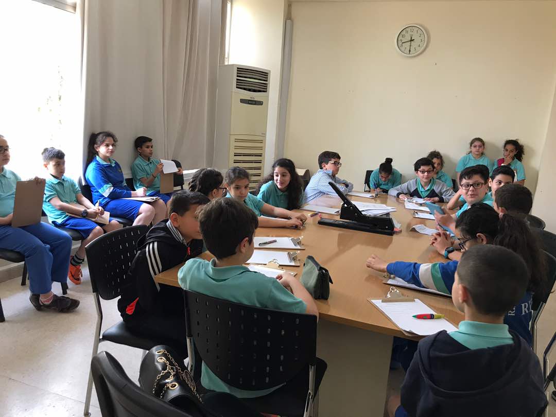 RHHS_PYPX's tweet photo. BE5/EB5: Poverty and Child Labor group members @ Ajyal Saida  #Collecting_data https://t.co/07EAxz18kK