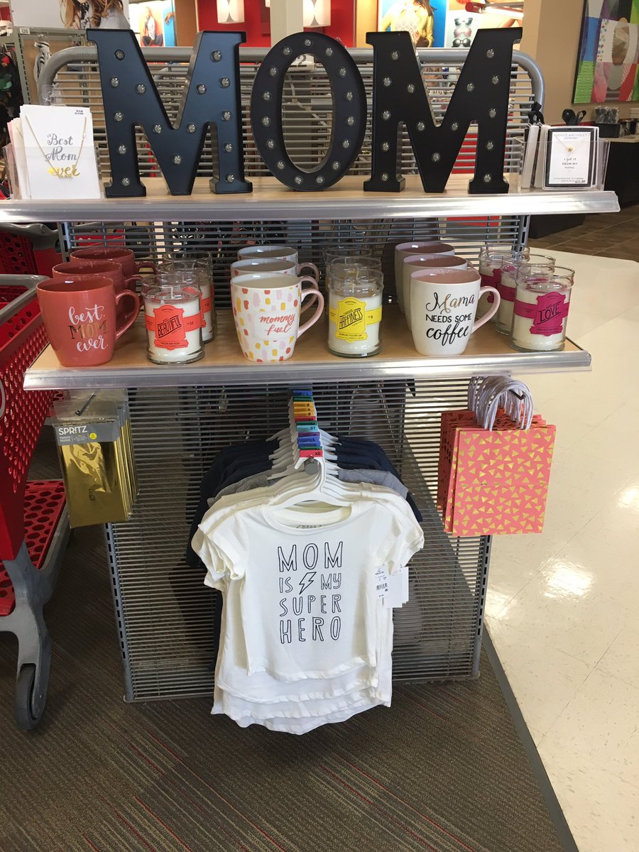 Mom's are the best ❤️ #MothersDay #firstimpressions <a href="/noelknock/">Noel Knock</a> <a href="/Kara_P_Brown/">Kara Milone</a> <a href="/AliciaRoseH/">Alicia Rose Hodges</a> <a href="/JenieBrisson/">Jenie Brisson</a>