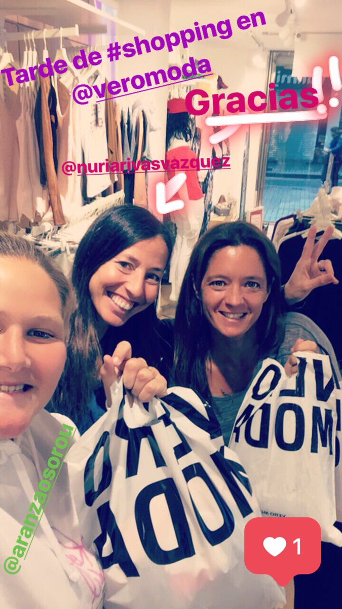 ☔️👉tarde de shopping en <a href="/VEROMODA/">VERO MODA</a> junto a la mejor asesora <a href="/nuriarivasv/">nuria rivas vázquez</a> Gracias fenomena! AranzaZU, donde está Roberto? 😬😜