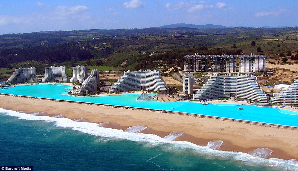 MurtecICD's tweet image. Did You Know...
The world's largest pool which holds 66 million gallons of water, at 3,323ft in length is at a resort in Chile.