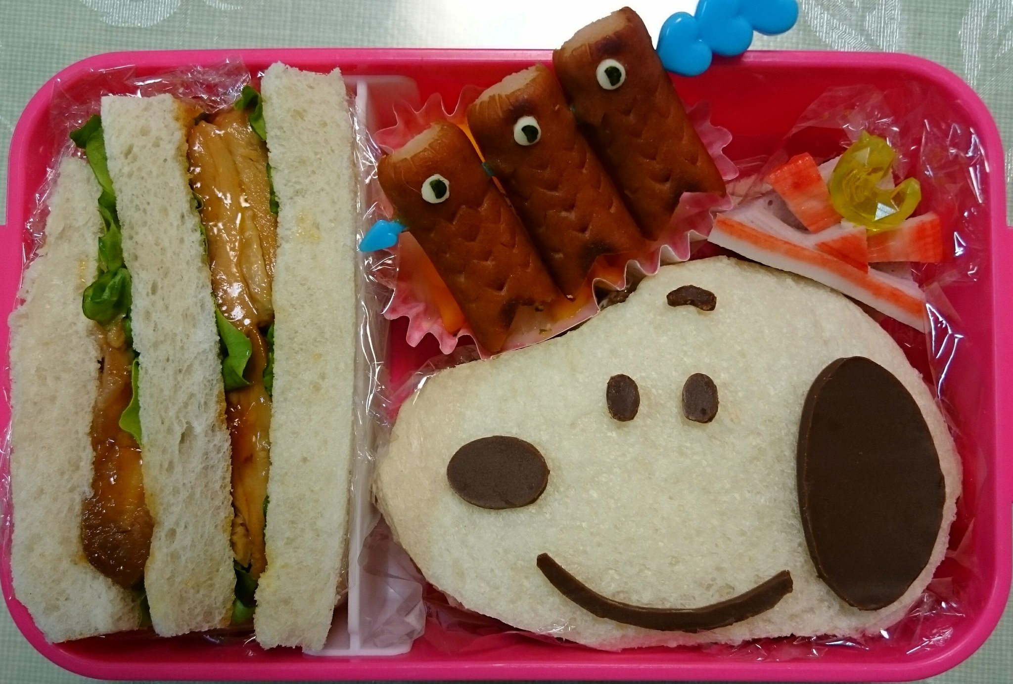 しいこ Twitter પર 今日のお弁当は スヌーピーサンドイッチです 明日から大型連休 うれし い スヌーピー サンドイッチ こどもの日 こいのぼり キャラ弁 T Co Chwq9mcosx Twitter