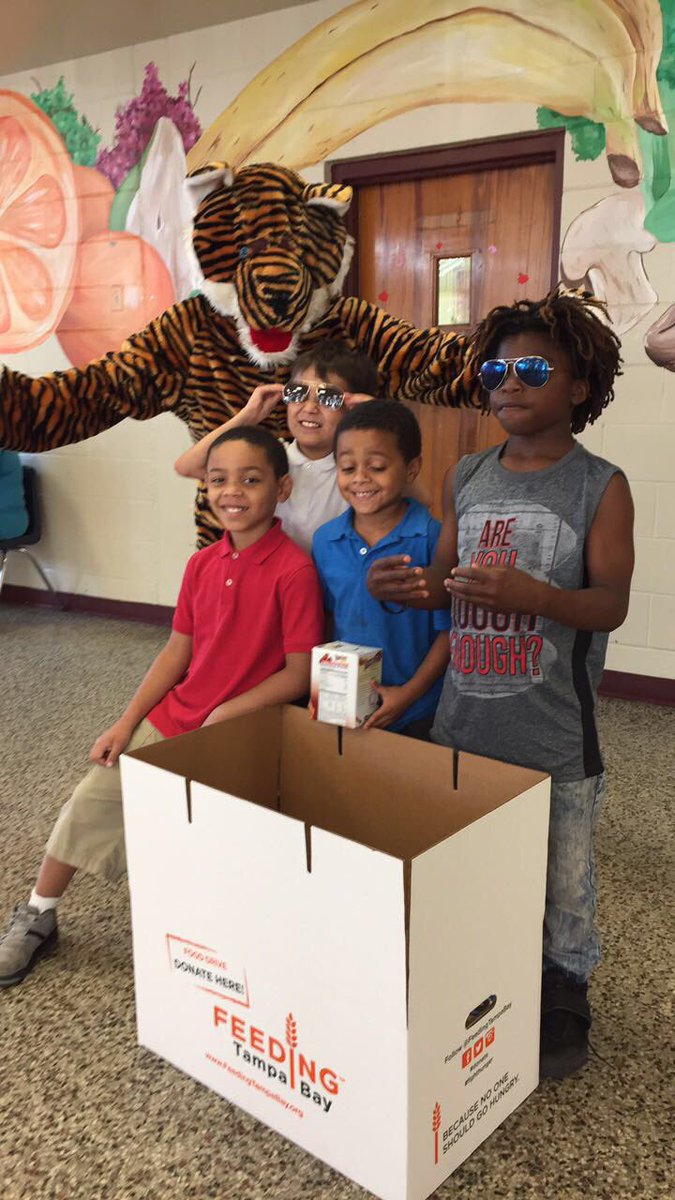 <a href="/WitterElem/">@WitterElem</a> and <a href="/HCPSShawES/">HCPSShaw</a> students shining bright on our Service Learning Family Night! <a href="/FeedingAmerica/">Feeding America</a> #Prepare4Life <a href="/HillsboroughSch/">Hillsborough Schools</a>