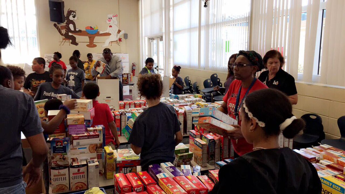 <a href="/WitterElem/">@WitterElem</a> and <a href="/HCPSShawES/">HCPSShaw</a> family UNITE to educate the mind and the HEART with our partners <a href="/FeedingAmerica/">Feeding America</a> #Prepare4Life <a href="/HillsboroughSch/">Hillsborough Schools</a>