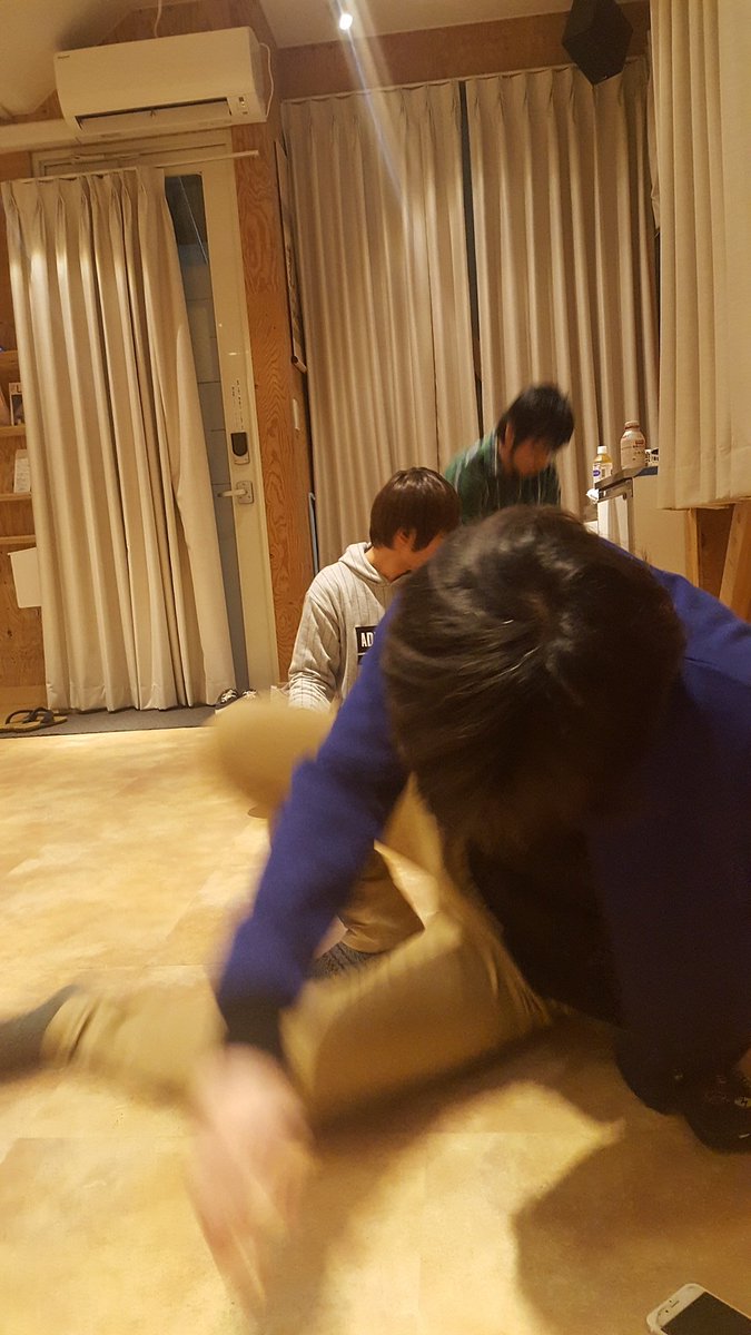 yuyagagigu's tweet photo. 早い人だと明日からゴールデンウィーク！！
羨ましい気持ちおさえながら俺はあいも変わらずバイトに行ってきます(´・ω・｀)
みんなもそれぞれのゴールデンウィーク楽しんでね♪

そして2日良かったら単独ライブ【流星群2】遊びに来てね＼(^o^)／ https://t.co/ZUqwSjlYjg