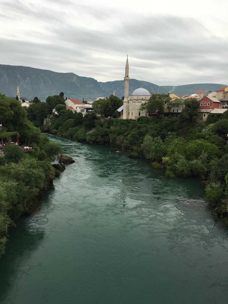 مدينة موستار واحدة من أكبر مدن البوسنة والهرسك جنوب سراييفو, ويسكنها غالبية من السكان البوشناق المسلمين