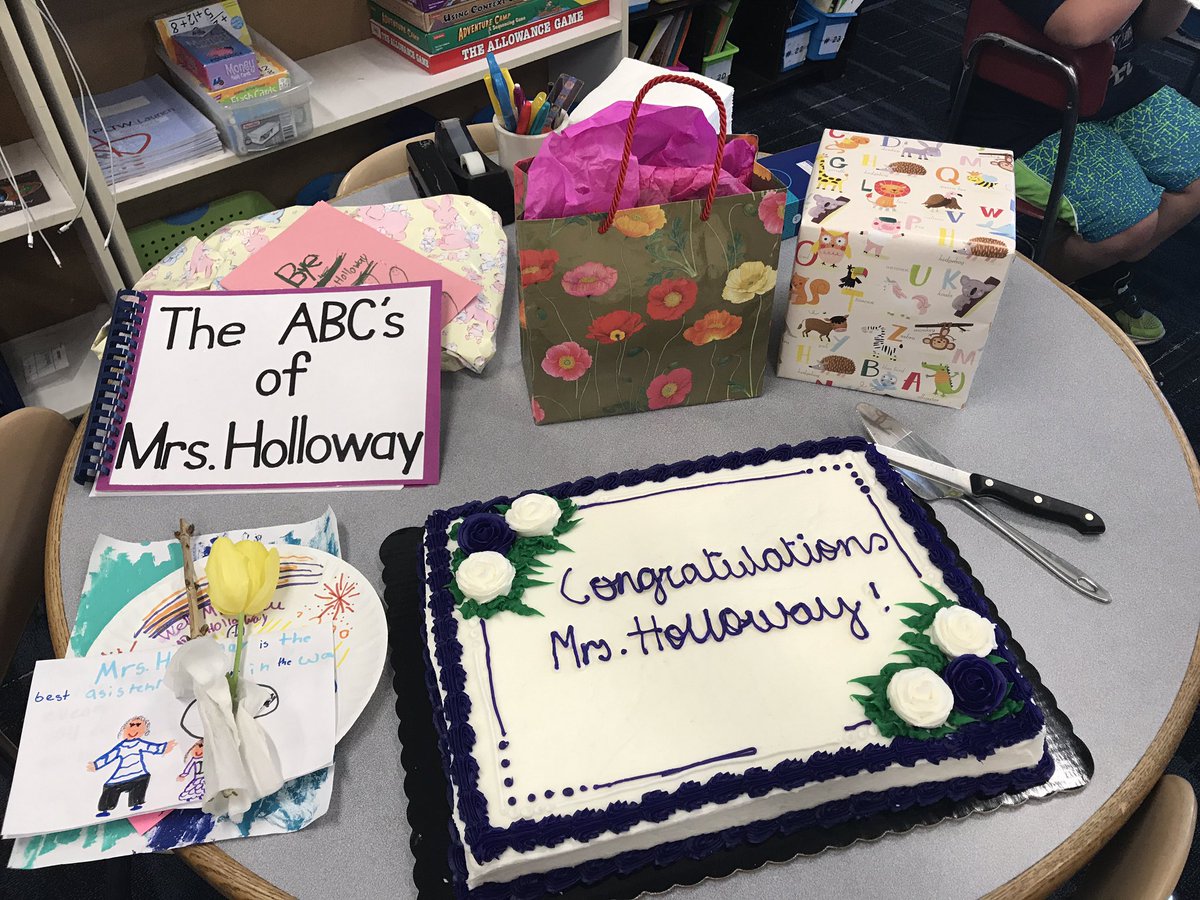 MrsZimmerPR's tweet photo. We sure are going to miss you Mrs. Holloway. Thank you for 20 years of service to SAS. You are simply the best. #happyretirement https://t.co/8P7nQ9zUQs