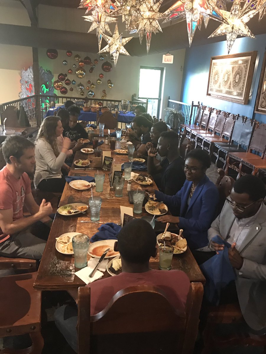 TechGrooveATL's tweet image. Tinder and LinkedIn dinner happening right now! #TechGrooveATL