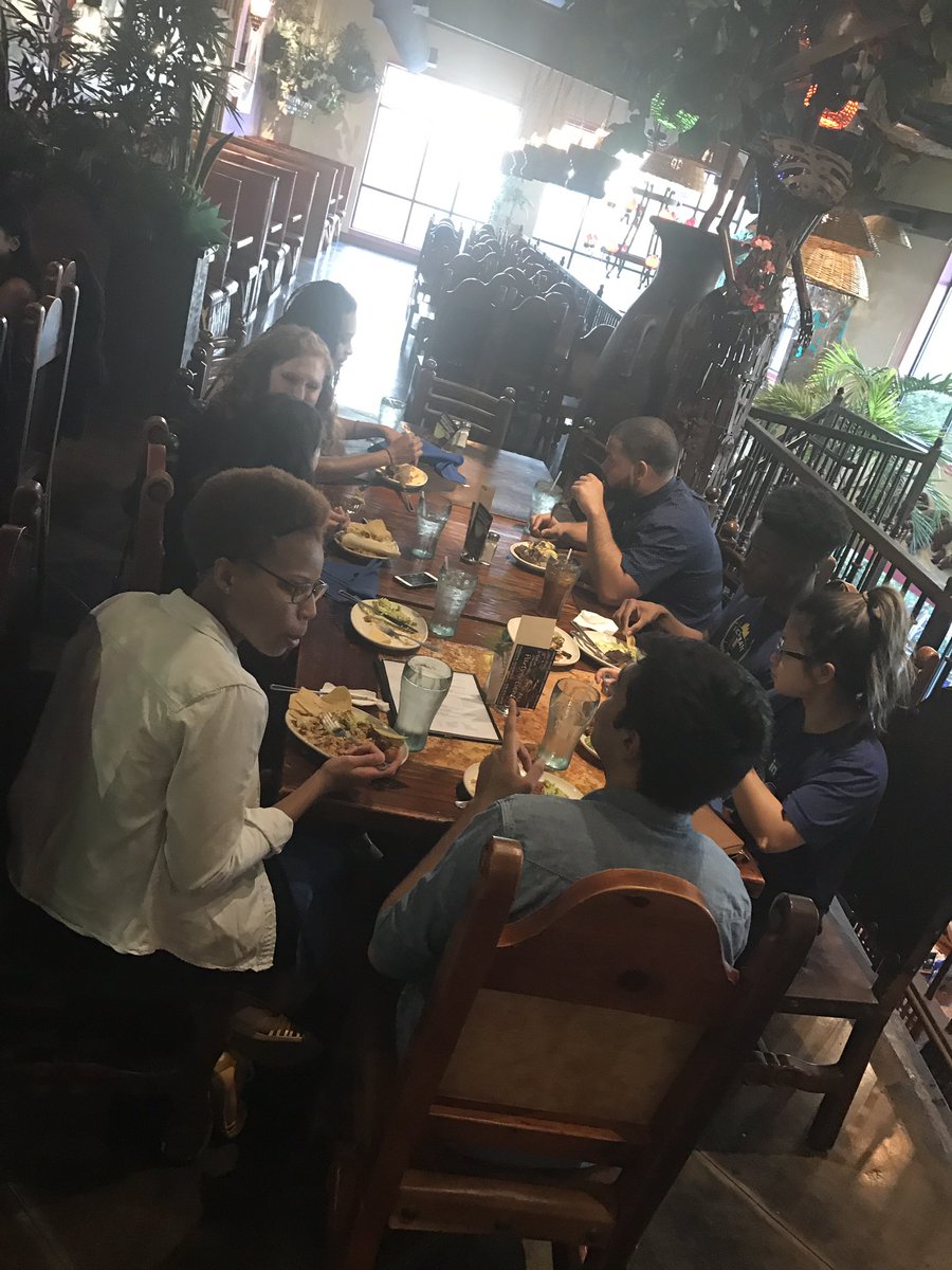 TechGrooveATL's tweet image. Tinder and LinkedIn dinner happening right now! #TechGrooveATL