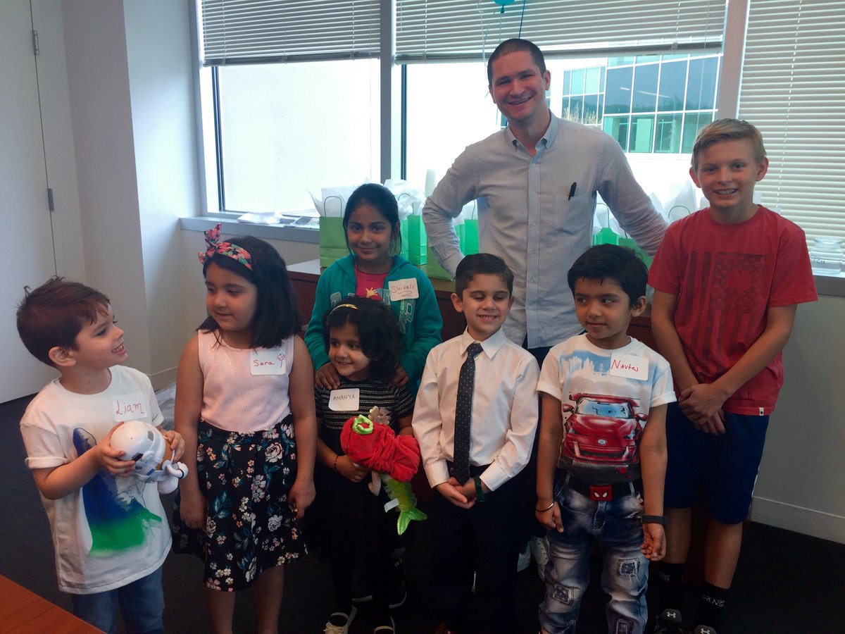 Artech_LLC's tweet photo. Uncle Fred took all the kids on an office tour and taught an art class #takeyourchildtoworkday #IWork4Artech https://t.co/bYyngibfcG