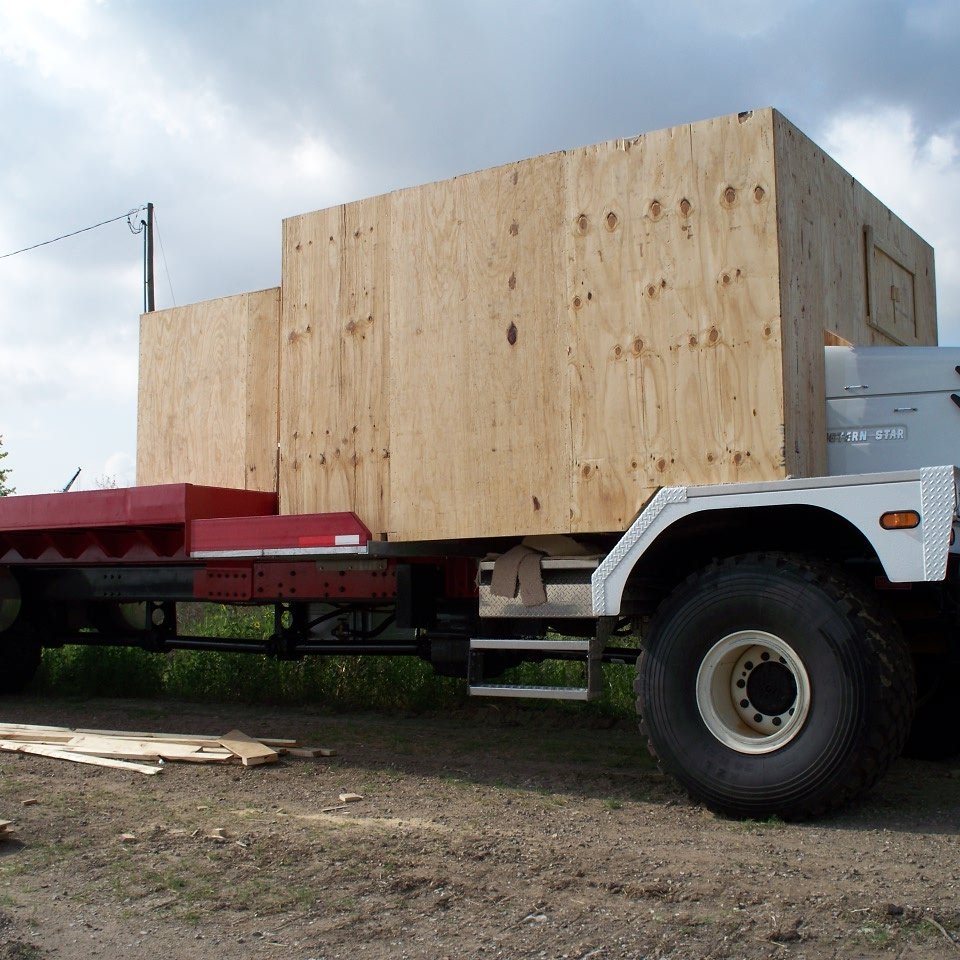 SunPackingHOU's tweet photo. We can partially hoodbox your truck for export. #sunpacking mirella@sunpacking.com #sunpackinghouston #mirellapaduh https://t.co/0UXIYyFgbk