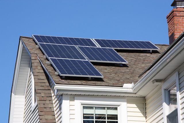 FactorThisMedia's tweet photo. Big Solar is Struggling, and That’s Okay https://t.co/cQhNks8LYR #renewableenergy #buylocal https://t.co/JJZpXC2maY
