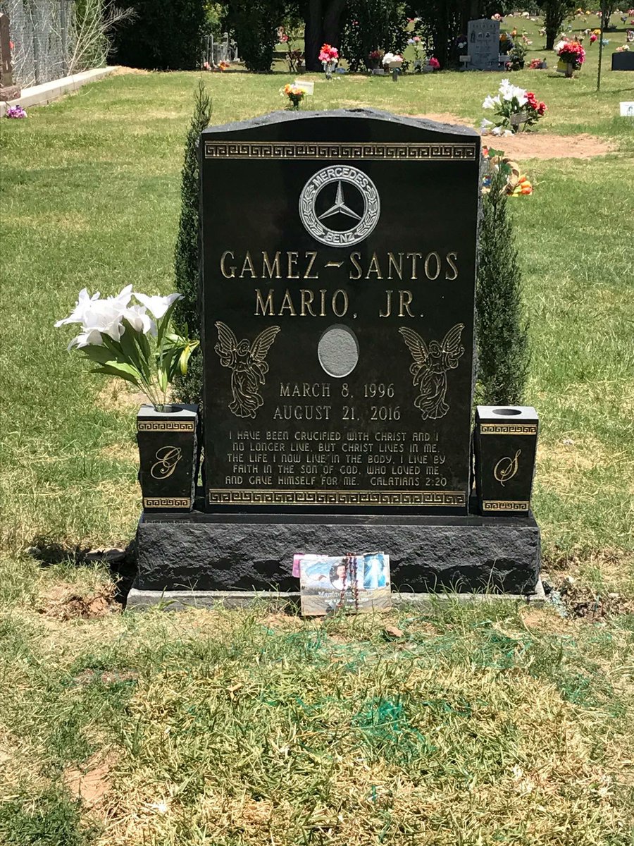 My brothers grave is a piece of art 😢 I miss you dearly Mario. rest in paradise gangsta🙏🏼