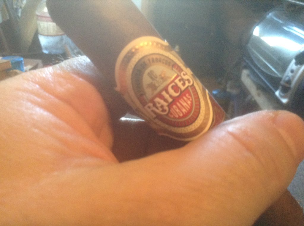 This evenings cigar @CigarChairman <a href="/Mack280/">Gerald McIntyre</a> <a href="/PistolCliff/">Cliff Wilson</a> <a href="/HN_JAD/">Houston-JD</a> <a href="/RobustoBabe/">Robusto Cigar Babe</a> @lisamejorado1